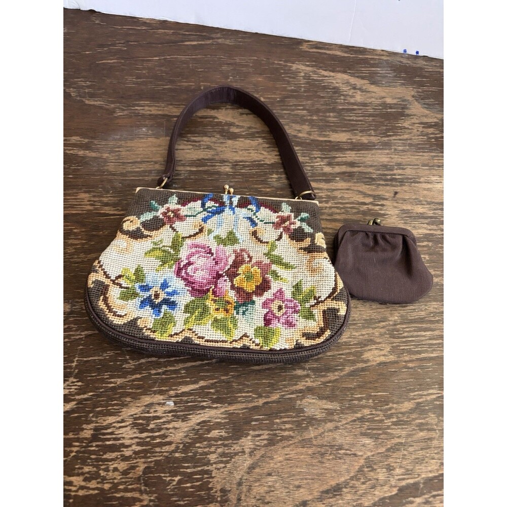 Vintage Floral Needlepoint Tapestry Handbag KISS Lock Purse W/coin Purse Talon
